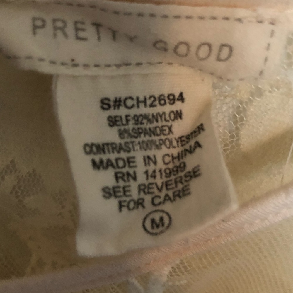 Pretty Good laced blouse - Picture 7 of 8